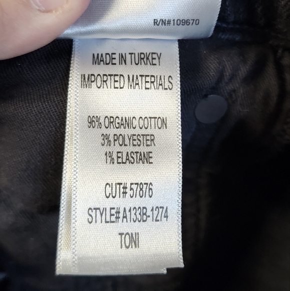 Agolde Toni Midrise Straight Size 25 Style# A133B-1274 - Picture 6 of 6
